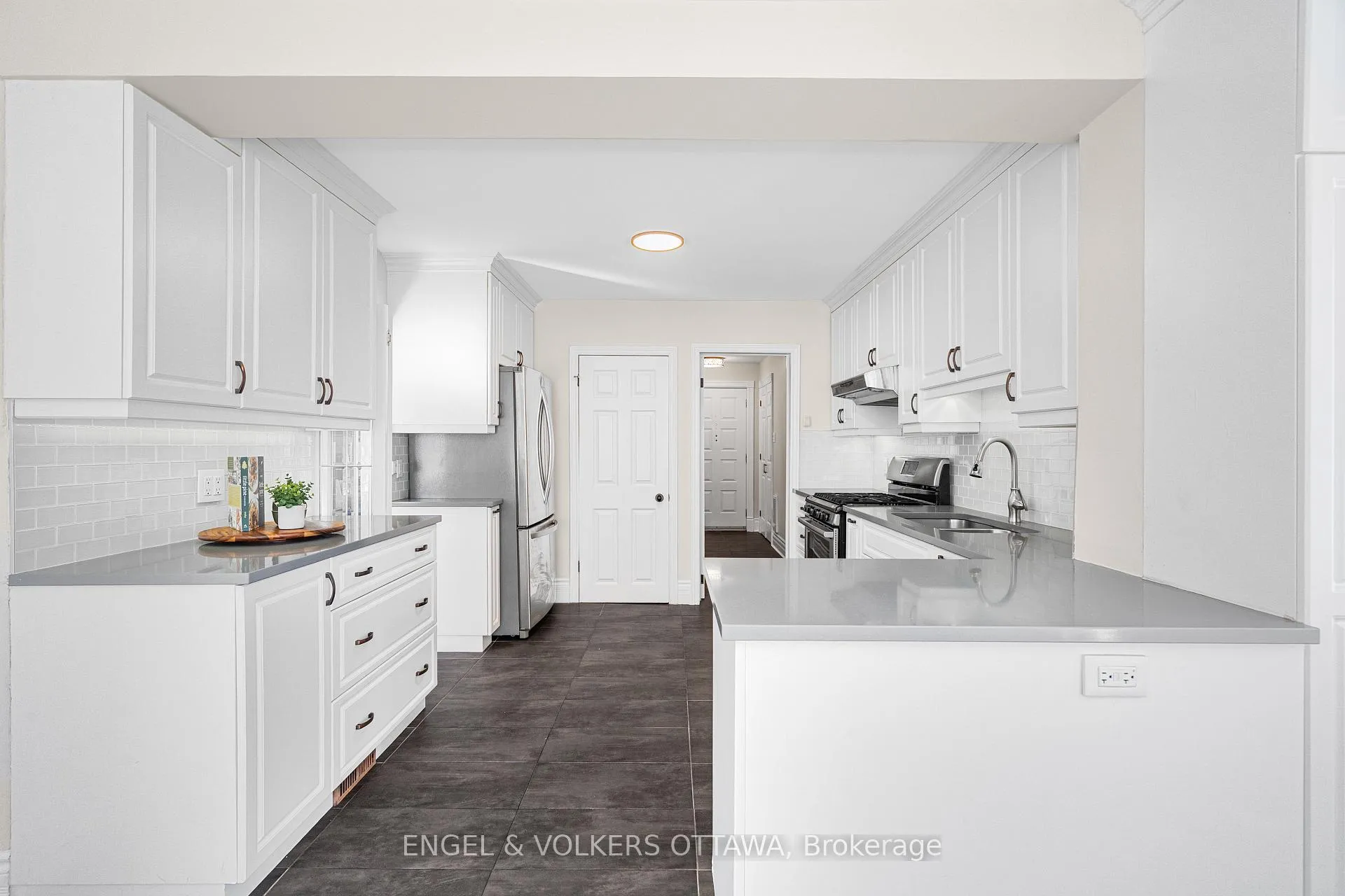 Photo 5 of 1252 Anoka Street, Ottawa, Ridgemont — HOMEH