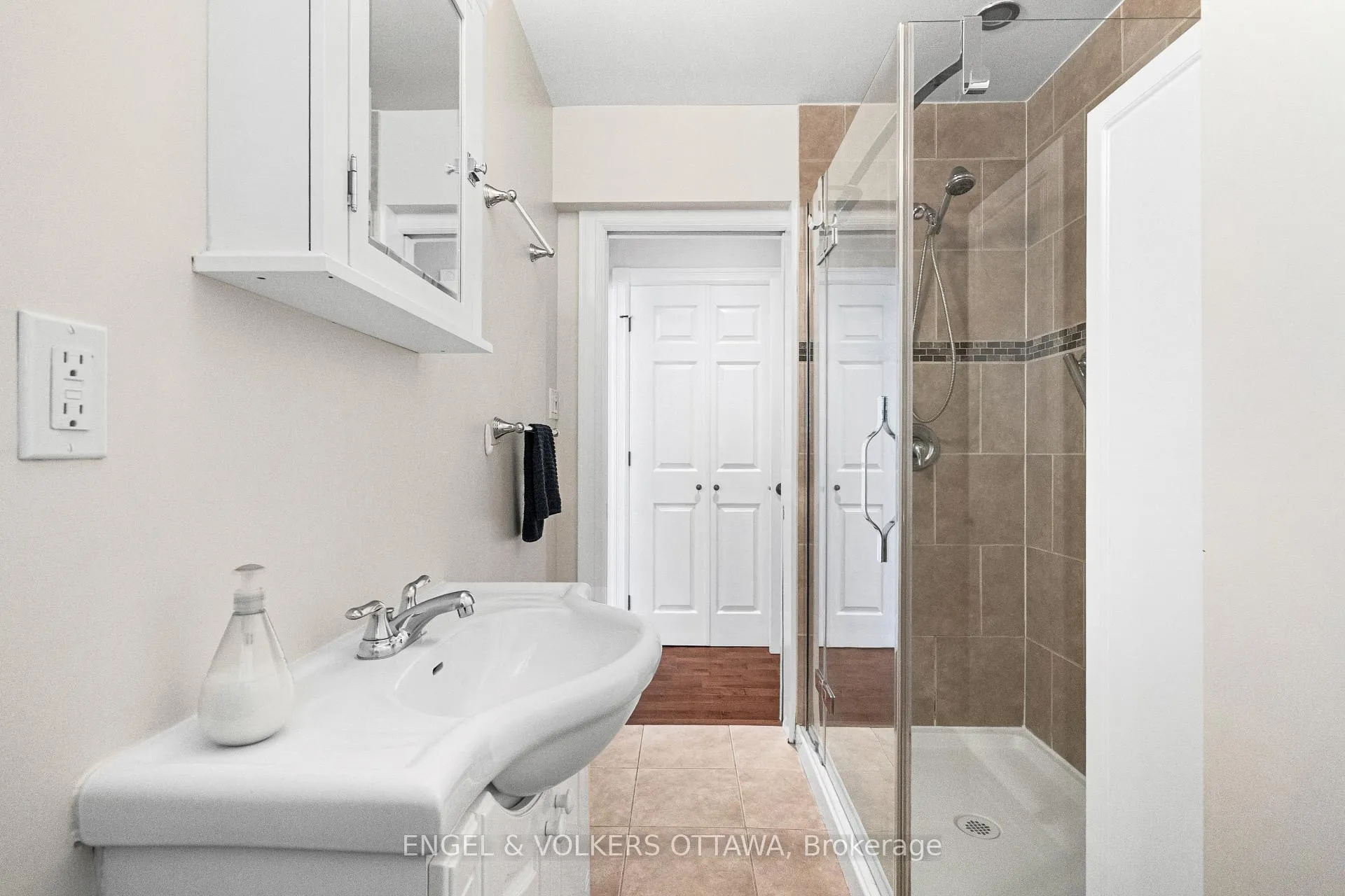 Photo 16 of 1252 Anoka Street, Ottawa, Ridgemont — HOMEH