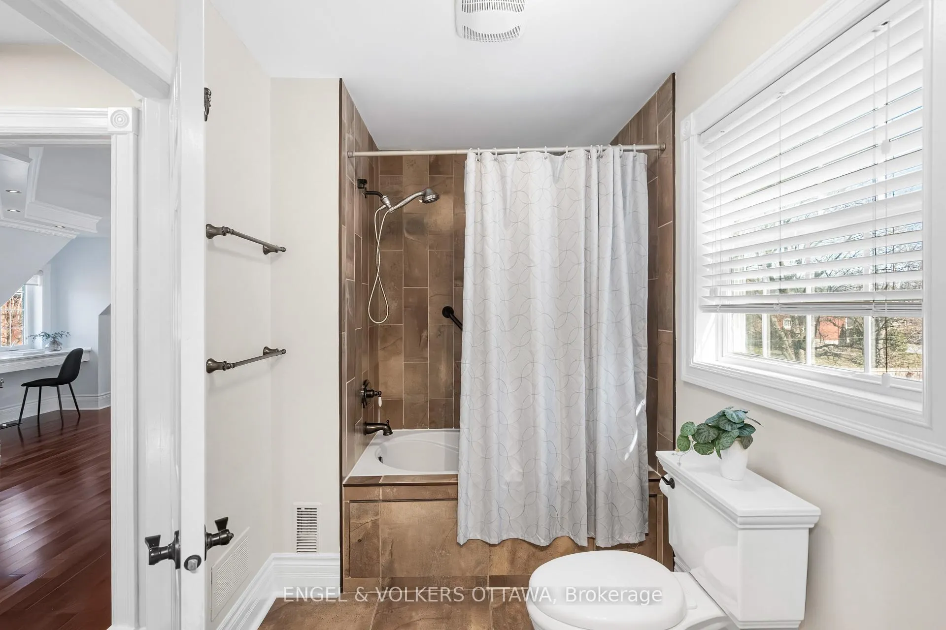 Photo 24 of 1252 Anoka Street, Ottawa, Ridgemont — HOMEH