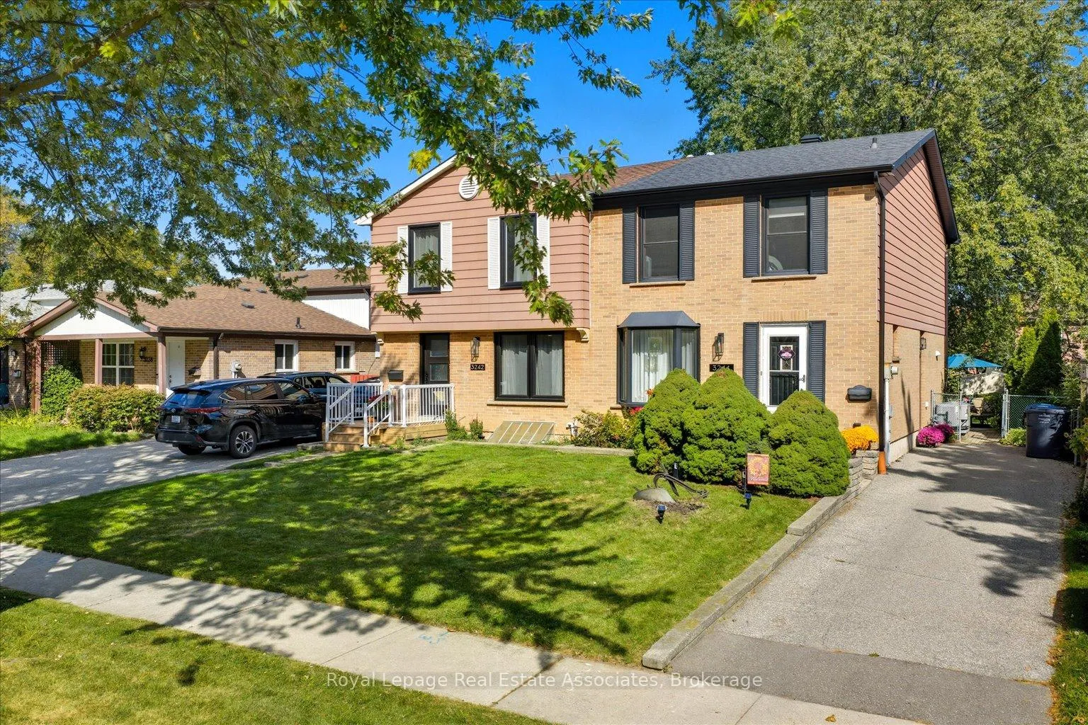 Photo 1 of 3244 Mainsail Crescent, Mississauga, Erin Mills — HOMEH