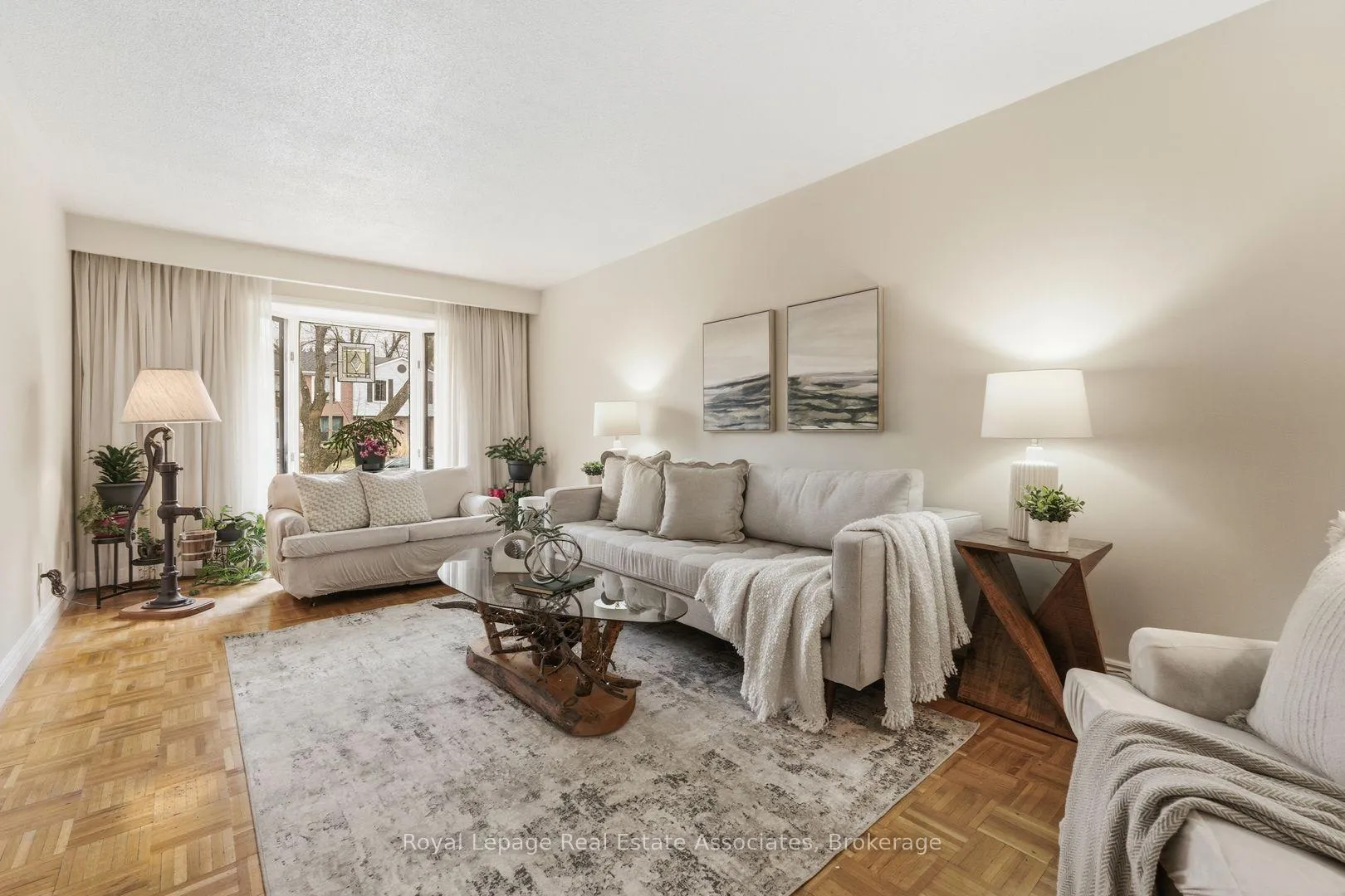 Photo 5 of 3244 Mainsail Crescent, Mississauga, Erin Mills — HOMEH