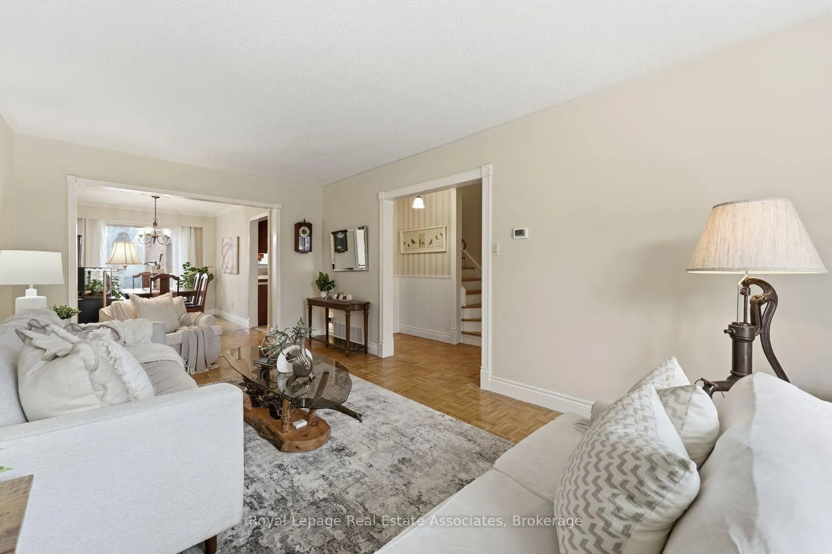 Photo 6 of 3244 Mainsail Crescent, Mississauga, Erin Mills — HOMEH