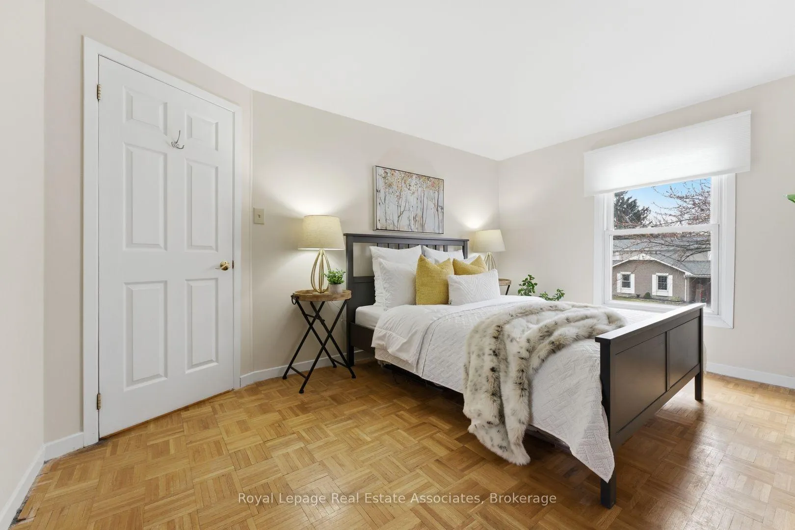 Photo 13 of 3244 Mainsail Crescent, Mississauga, Erin Mills — HOMEH