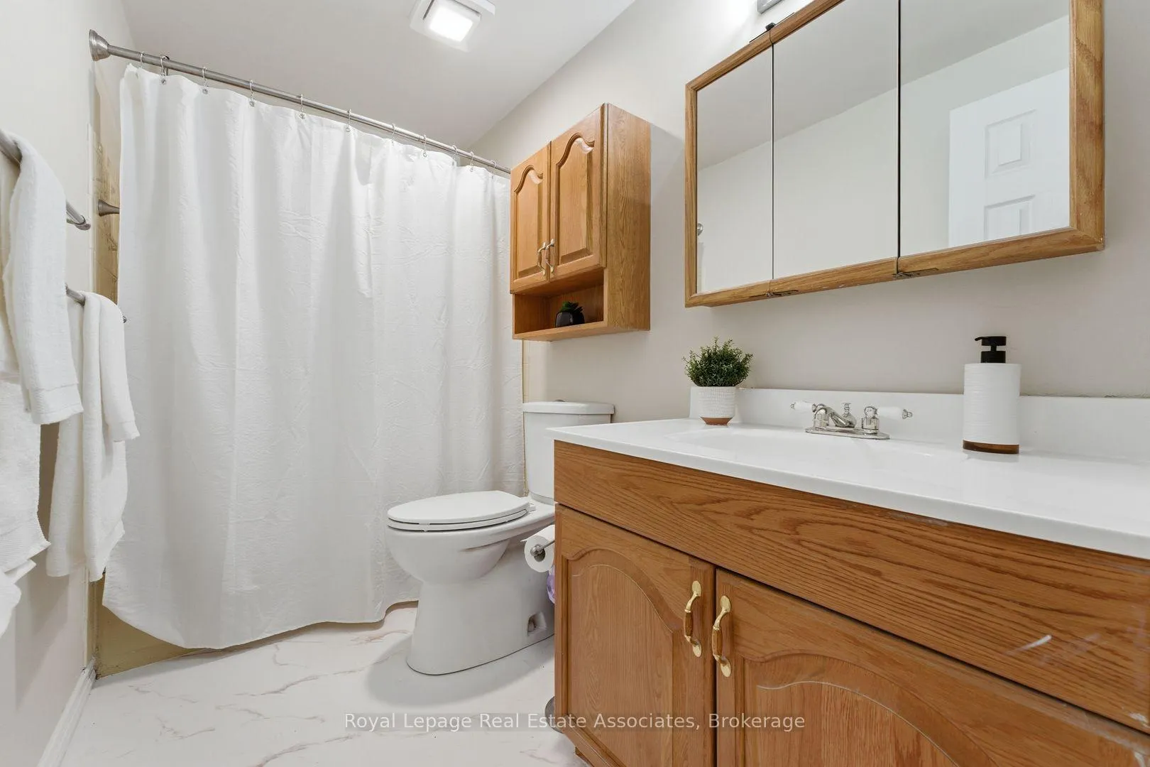 Photo 16 of 3244 Mainsail Crescent, Mississauga, Erin Mills — HOMEH
