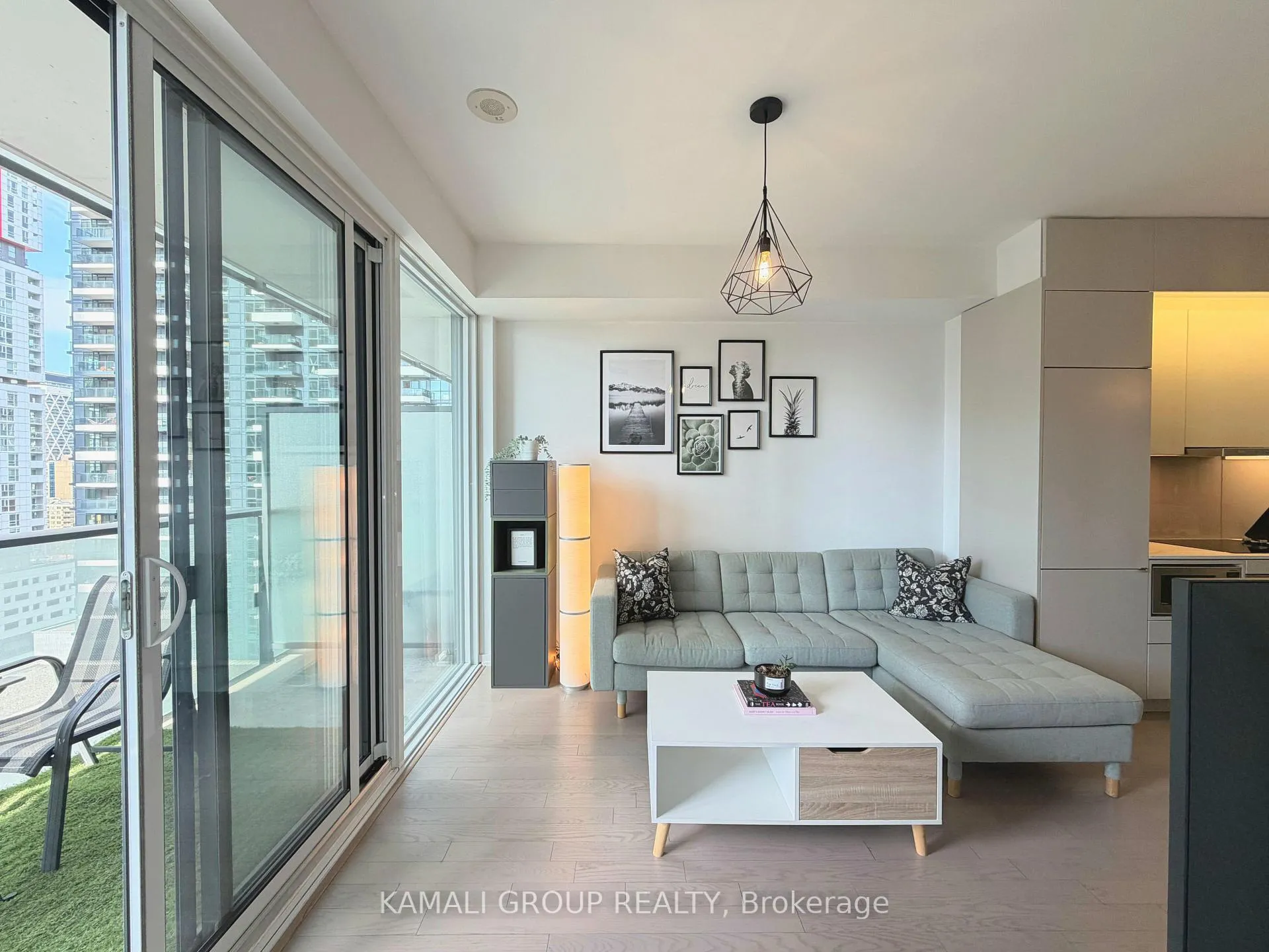 Photo 1 of Unit 1712, 101 Peter Street, Toronto, Waterfront Communities — HOMEH