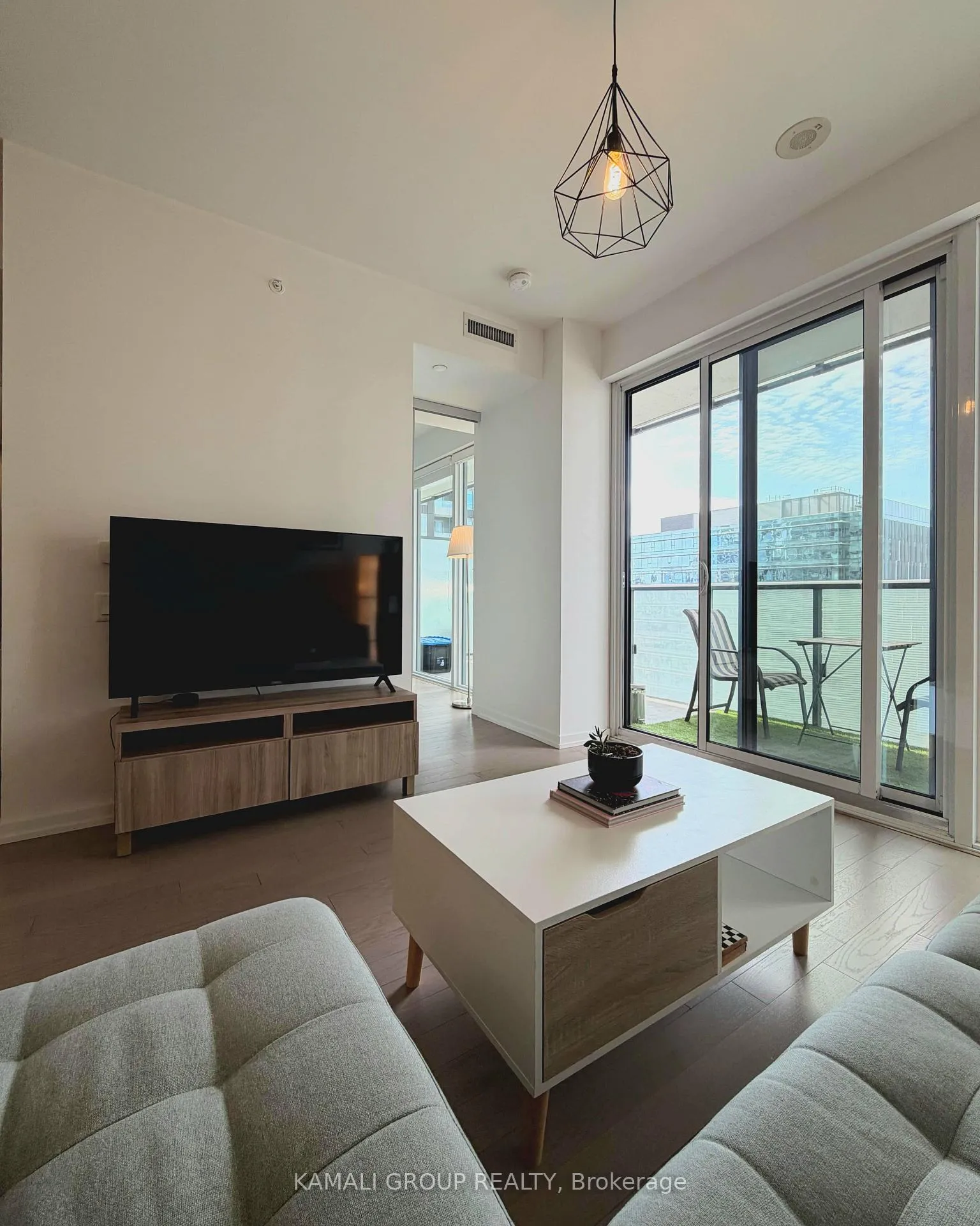 Photo 2 of Unit 1712, 101 Peter Street, Toronto, Waterfront Communities — HOMEH