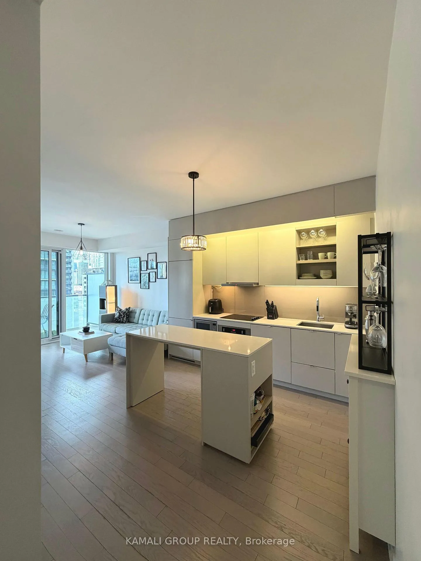 Photo 8 of Unit 1712, 101 Peter Street, Toronto, Waterfront Communities — HOMEH