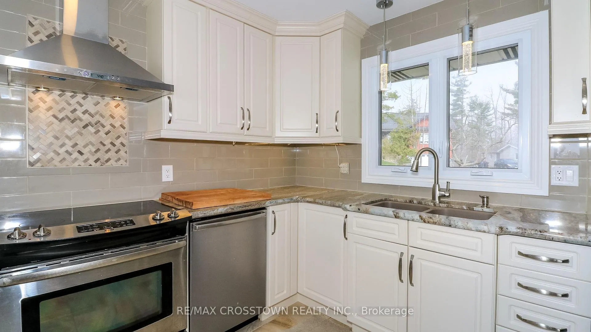 Photo 15 of 29 Grandview Crescent, Oro-Medonte, Rural Oro-Medonte — HOMEH