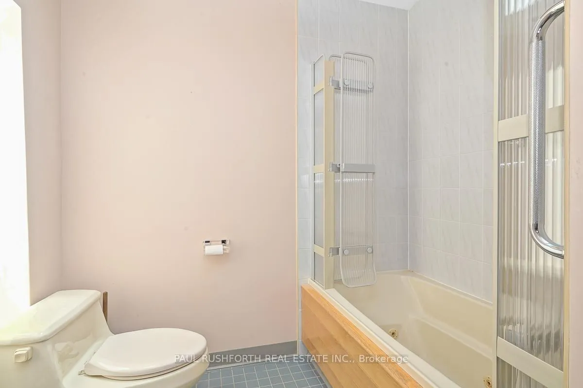 Photo 17 of 235 Elgin Street W, Arnprior — HOMEH