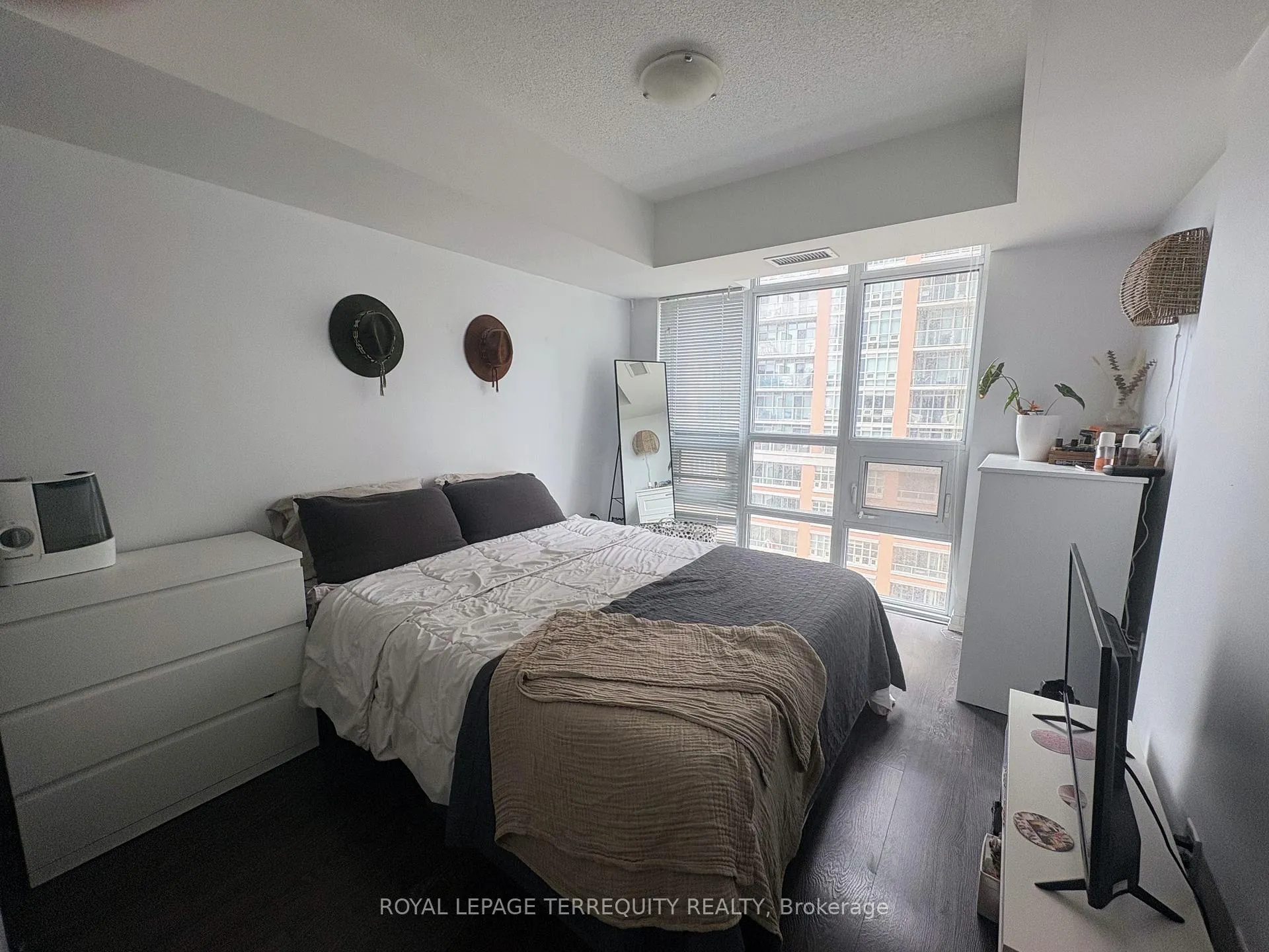 Photo 12 of Unit 1208, 75 E Liberty Street, Toronto, Niagara — HOMEH