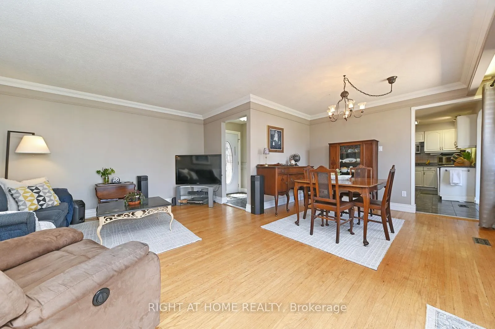 Photo 8 of 4 Allendale Road, Brampton, Brampton East — HOMEH