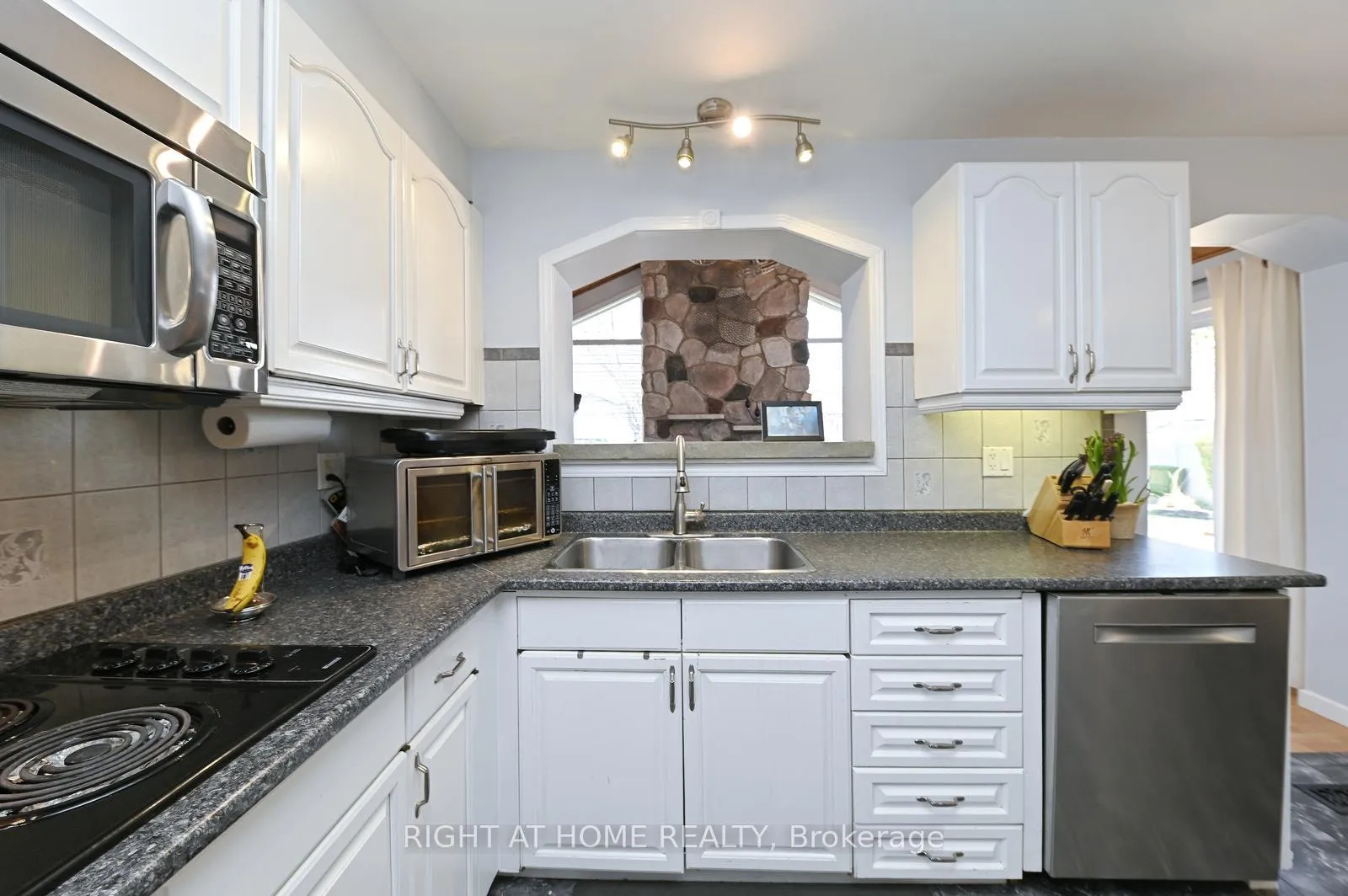 Photo 19 of 4 Allendale Road, Brampton, Brampton East — HOMEH