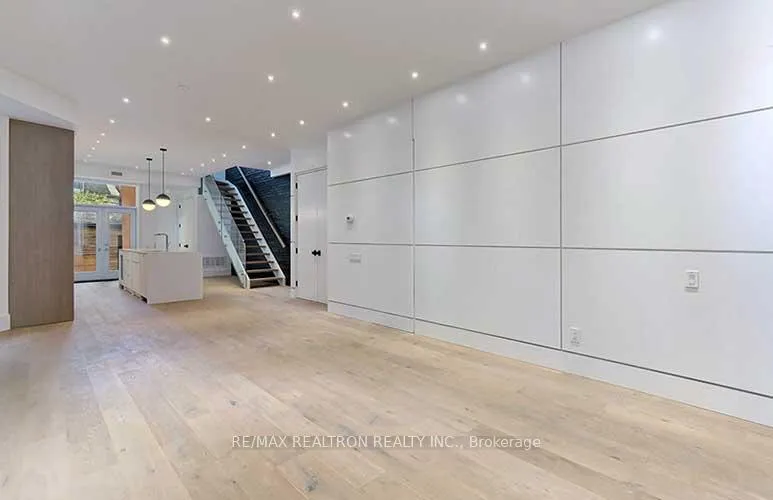 Photo 3 of 69 Brunswick Avenue, Toronto, University — HOMEH