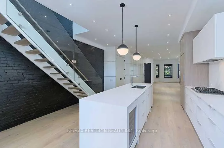 Photo 5 of 69 Brunswick Avenue, Toronto, University — HOMEH
