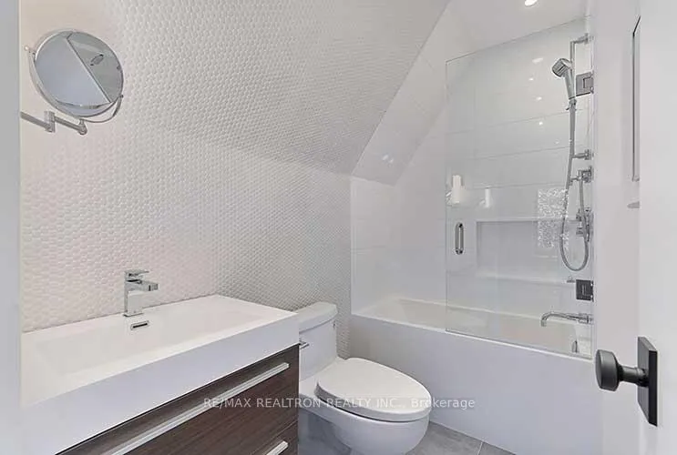 Photo 19 of 69 Brunswick Avenue, Toronto, University — HOMEH