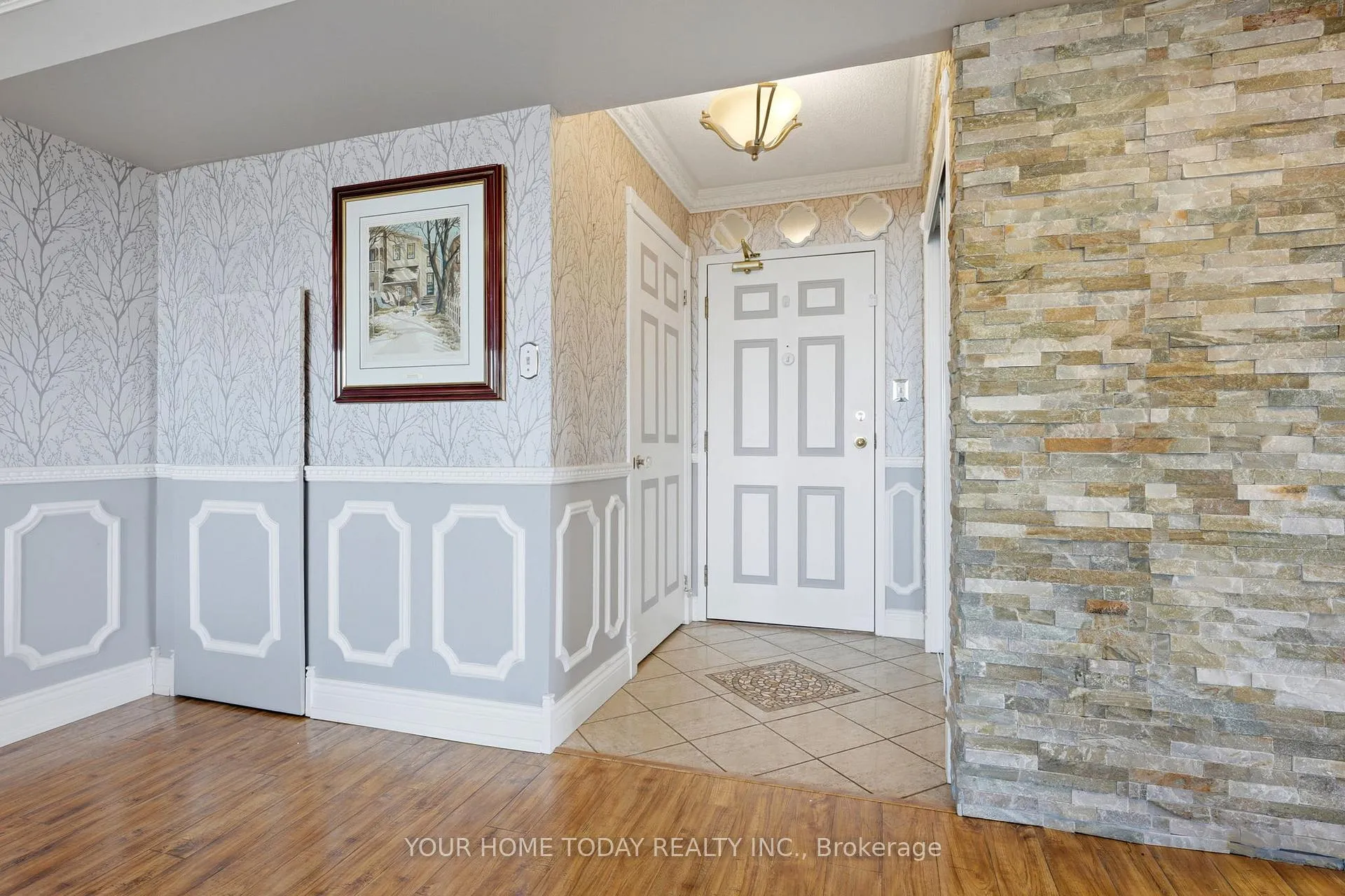 Photo 2 of Unit 507, 20 McFarlane Drive, Halton Hills, Georgetown — HOMEH