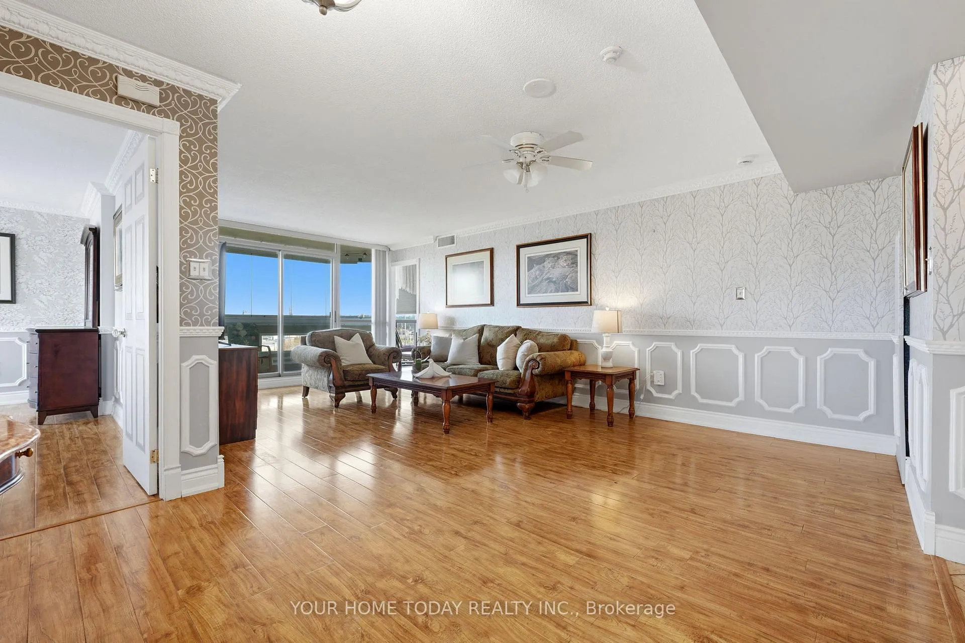 Photo 3 of Unit 507, 20 McFarlane Drive, Halton Hills, Georgetown — HOMEH