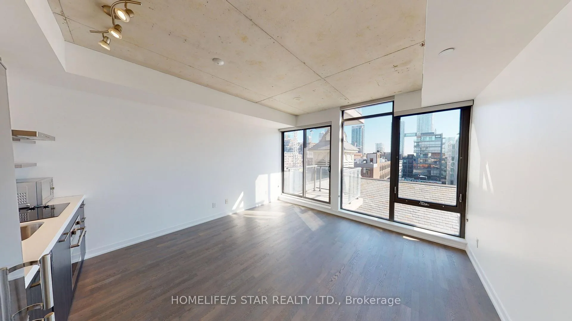 Photo 4 of Unit 616, 560 King Street W, Toronto, Waterfront Communities — HOMEH