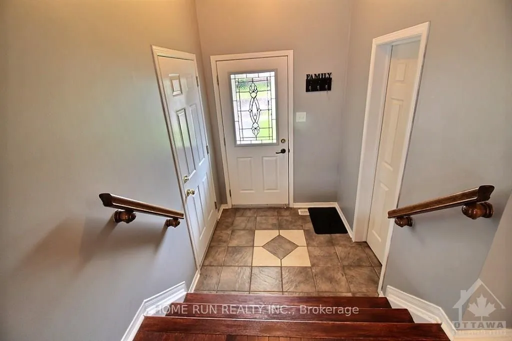 Photo 3 of 194 Flamborough Way, Ottawa, Kanata - Morgan's Grant/South March — HOMEH