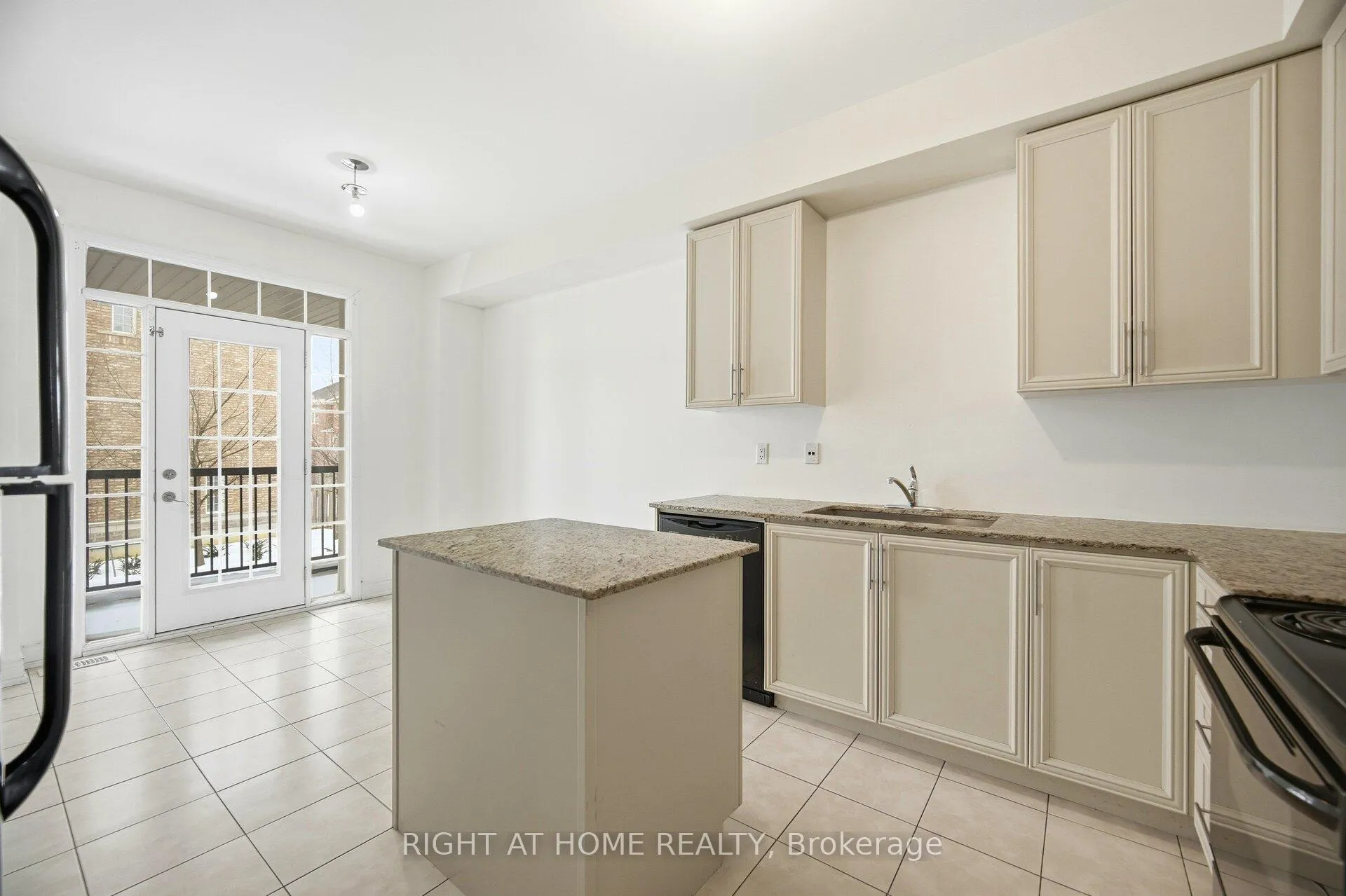 Photo 7 of 7114 Triumph Lane, Mississauga, Lisgar — HOMEH