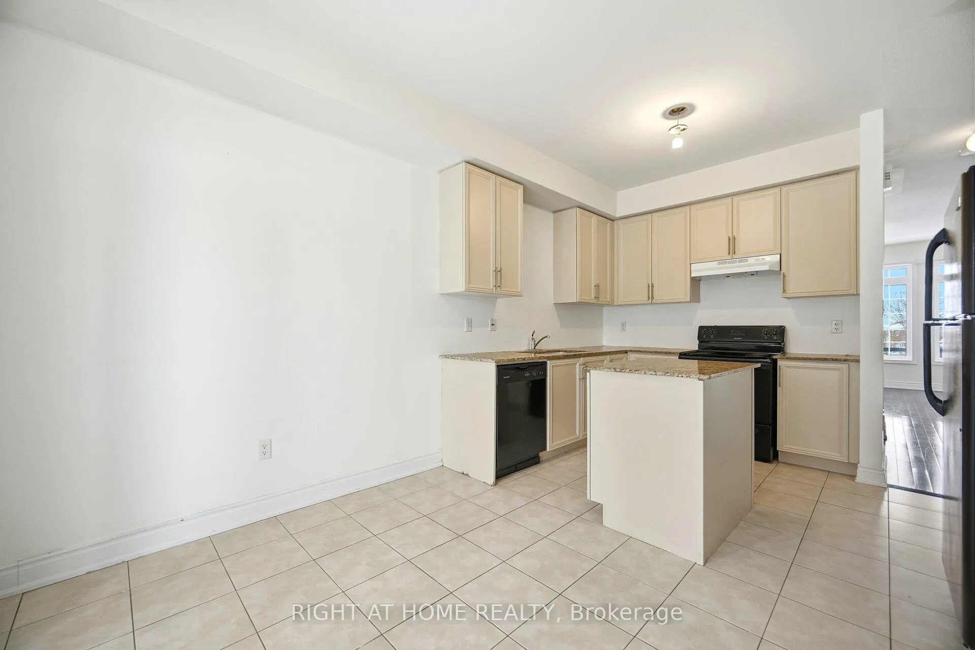 Photo 13 of 7114 Triumph Lane, Mississauga, Lisgar — HOMEH