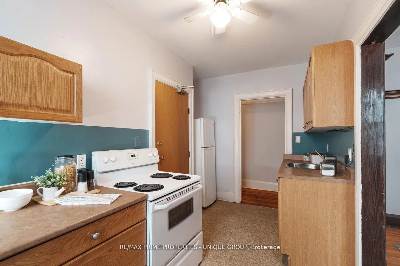 Photo 7 of Unit Main, 3 Bonfield Avenue, Toronto, The Beaches — HOMEH