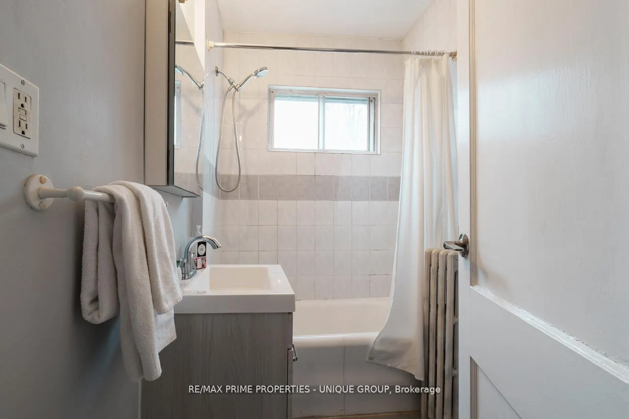 Photo 10 of Unit Main, 3 Bonfield Avenue, Toronto, The Beaches — HOMEH