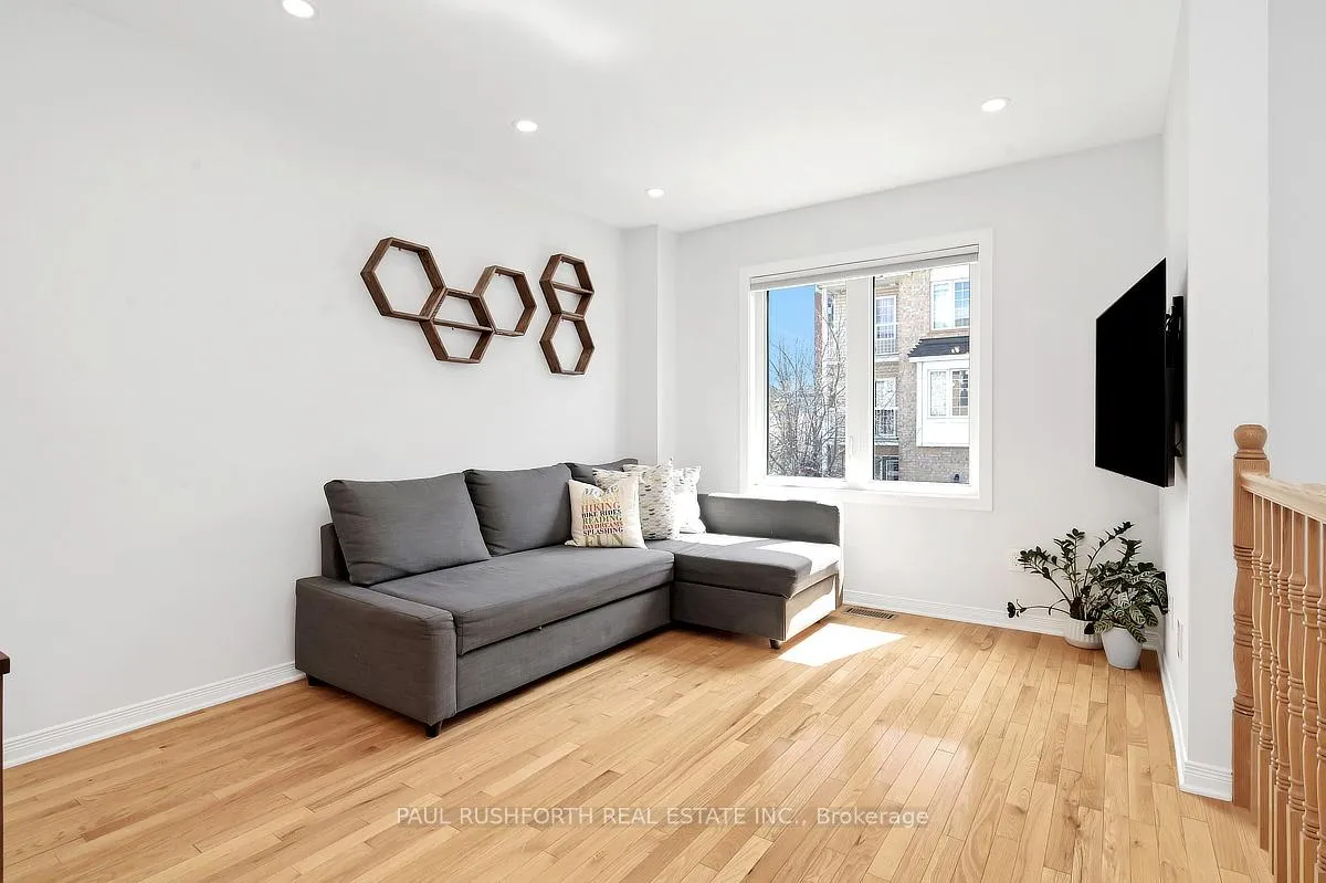 Photo 5 of 137 Fordham Private, Ottawa, Central Park — HOMEH