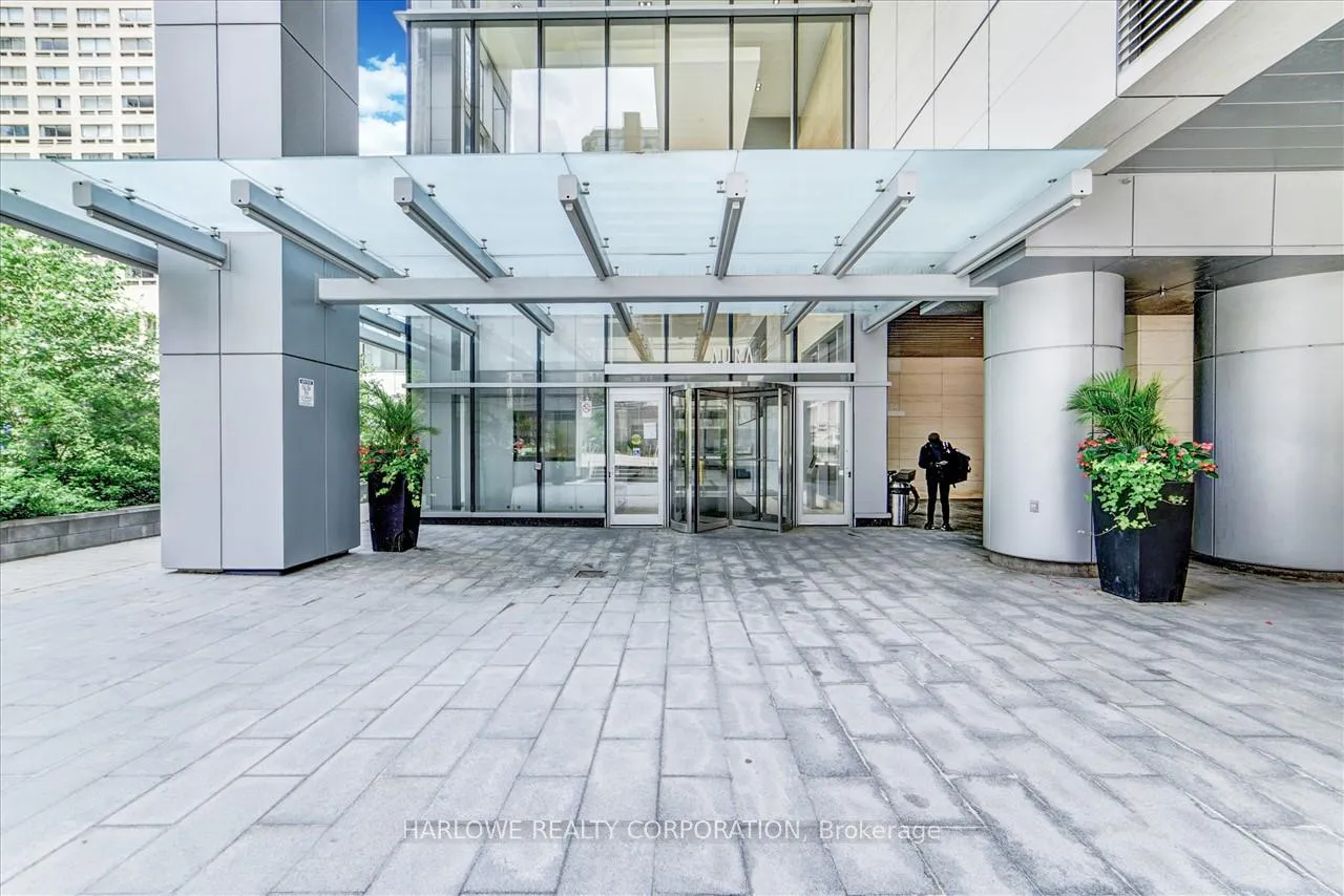 Photo 3 of Unit 824, 386 Yonge Street, Toronto, Bay Street Corridor — HOMEH