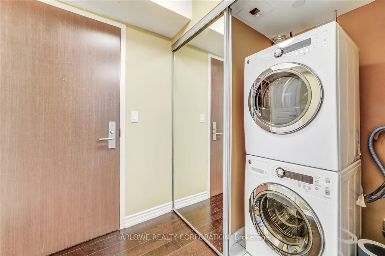 Photo 6 of Unit 824, 386 Yonge Street, Toronto, Bay Street Corridor — HOMEH