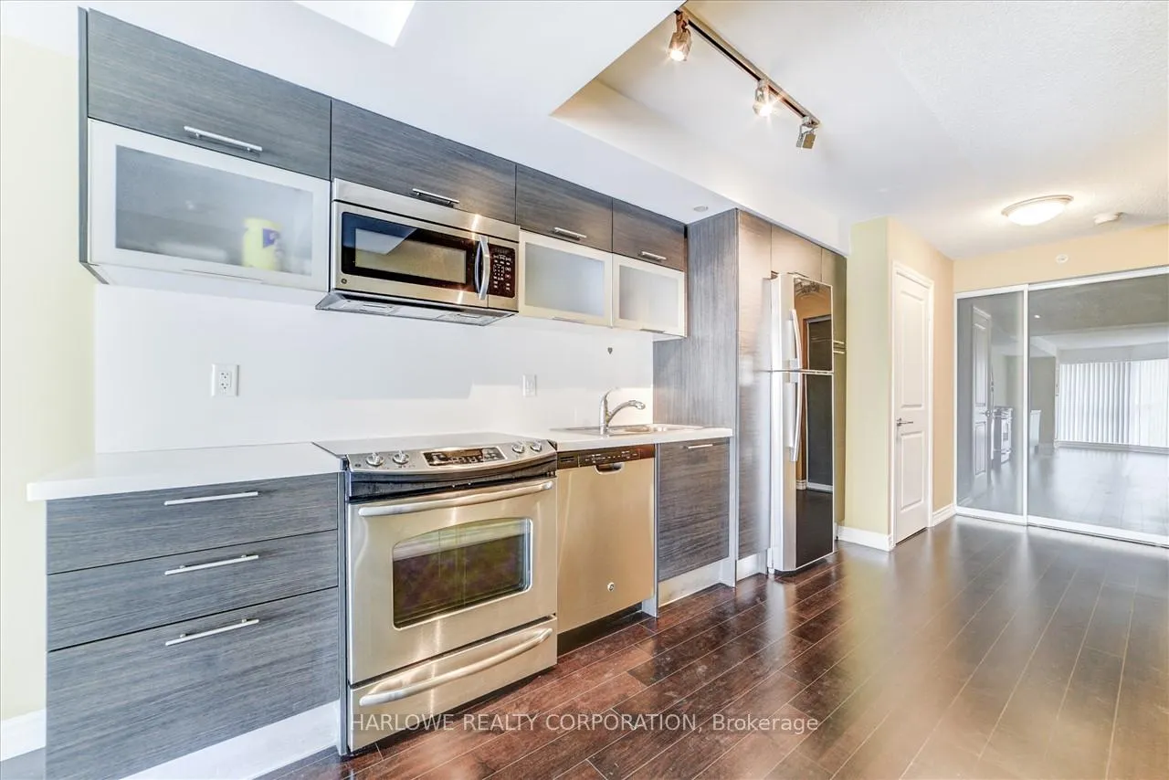 Photo 10 of Unit 824, 386 Yonge Street, Toronto, Bay Street Corridor — HOMEH