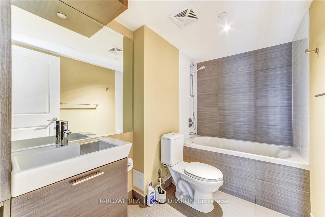 Photo 17 of Unit 824, 386 Yonge Street, Toronto, Bay Street Corridor — HOMEH