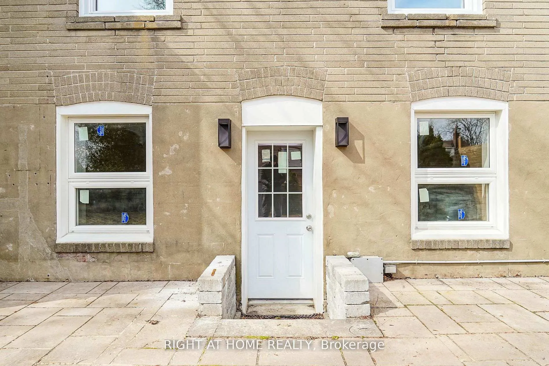 Photo 5 of 1083 Pharmacy Avenue, Scarborough, Wexford-Maryvale — HOMEH