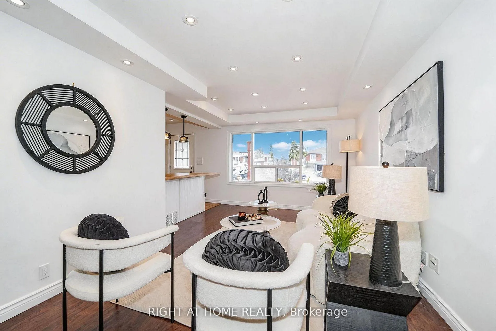 Photo 10 of 1083 Pharmacy Avenue, Scarborough, Wexford-Maryvale — HOMEH