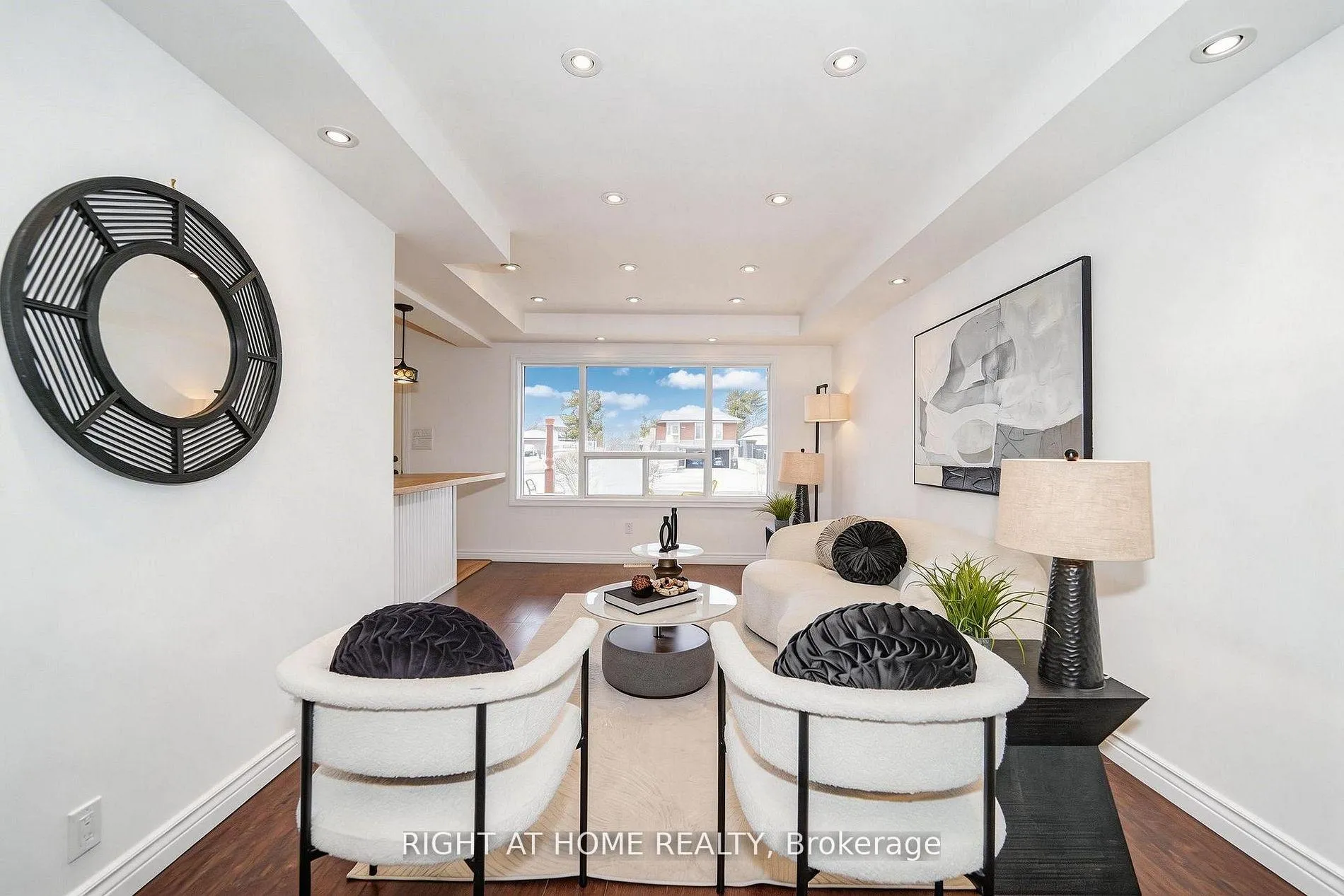 Photo 12 of 1083 Pharmacy Avenue, Scarborough, Wexford-Maryvale — HOMEH