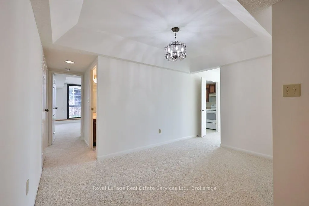Photo 4 of Unit 208, 2180 Marine Drive, Oakville, Bronte — HOMEH