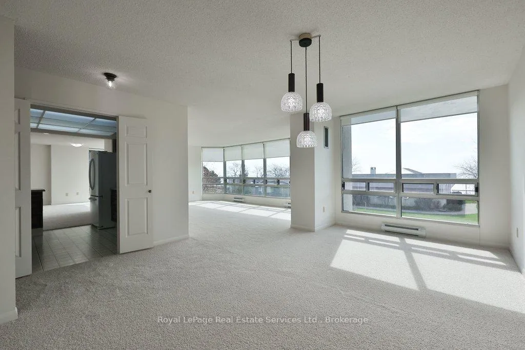 Photo 5 of Unit 208, 2180 Marine Drive, Oakville, Bronte — HOMEH