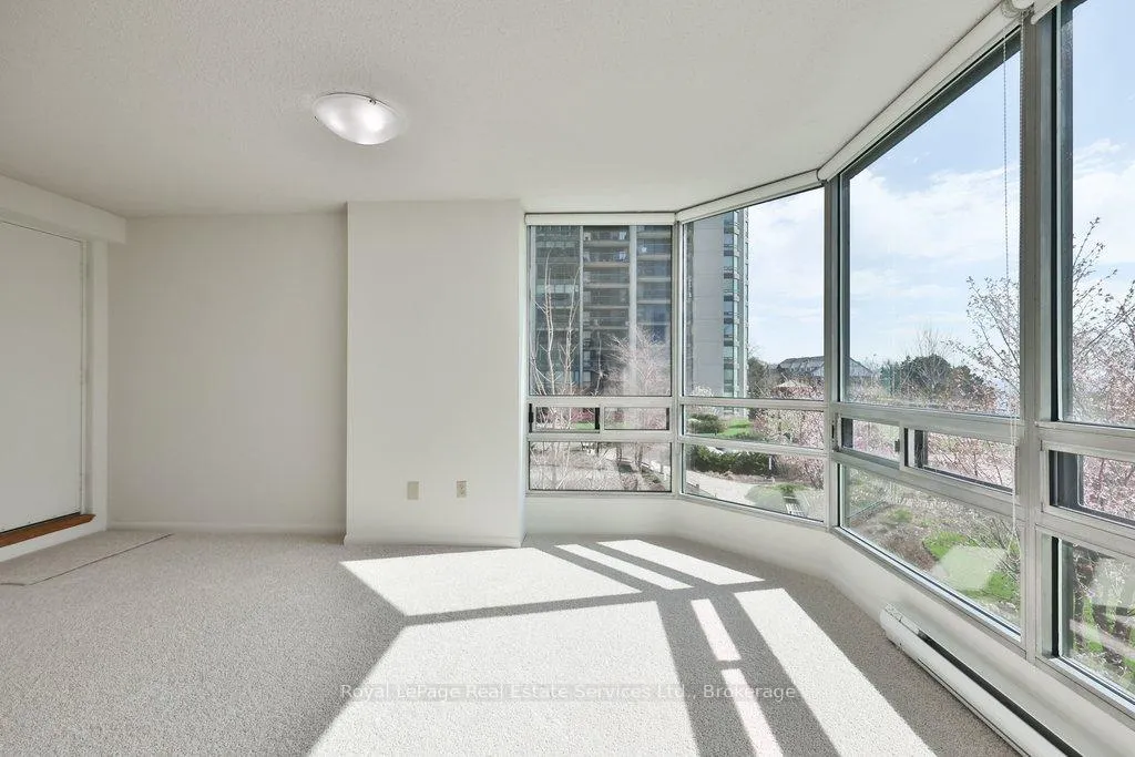 Photo 15 of Unit 208, 2180 Marine Drive, Oakville, Bronte — HOMEH