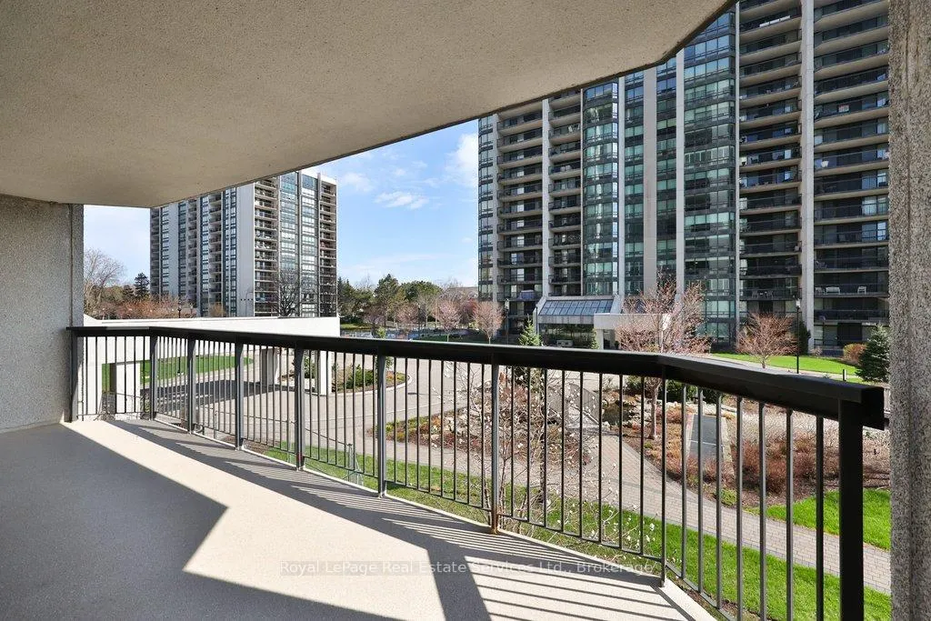 Photo 20 of Unit 208, 2180 Marine Drive, Oakville, Bronte — HOMEH