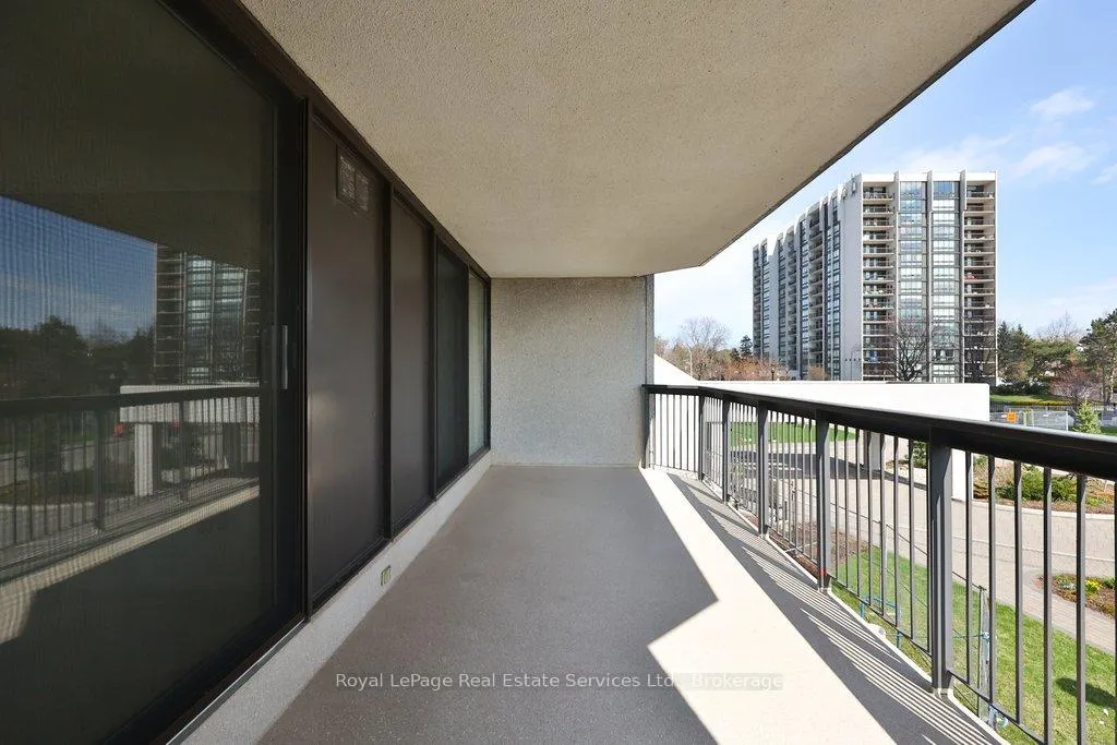 Photo 21 of Unit 208, 2180 Marine Drive, Oakville, Bronte — HOMEH