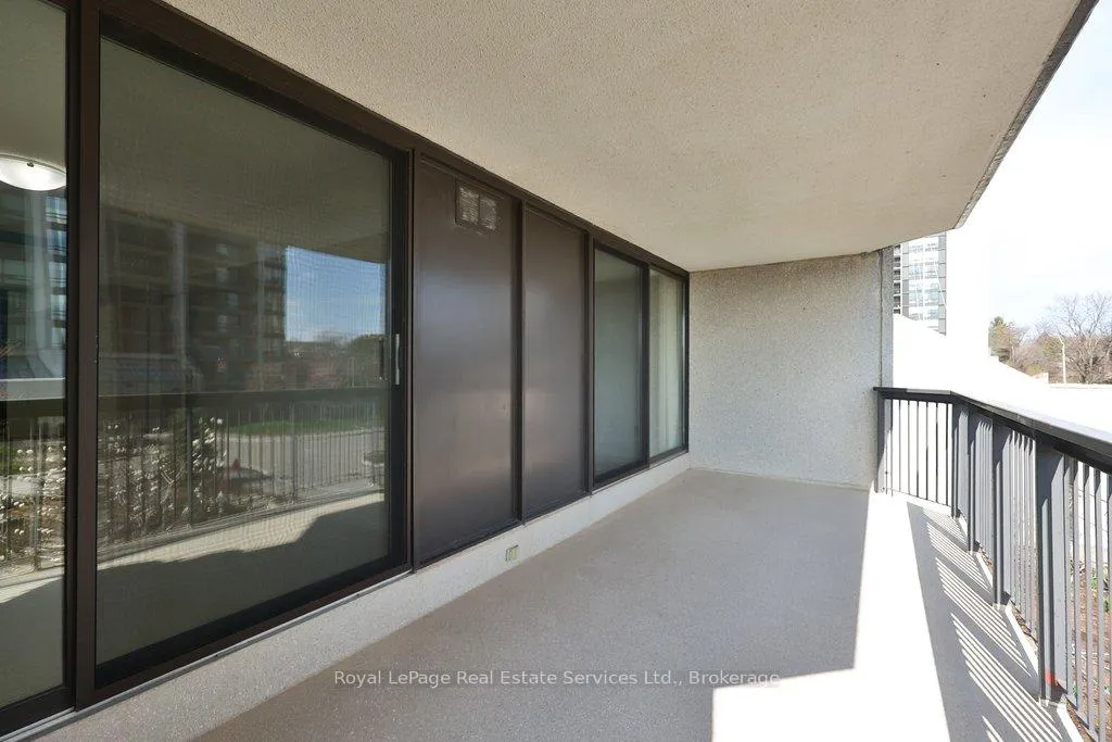 Photo 22 of Unit 208, 2180 Marine Drive, Oakville, Bronte — HOMEH