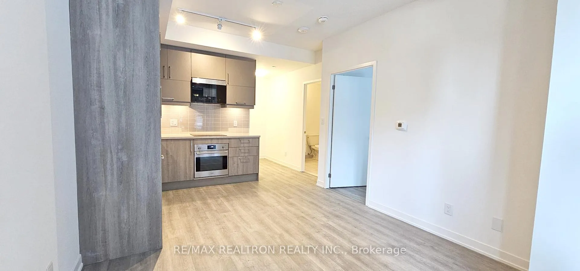 Photo 4 of Unit 501, 292 Verdale Crossing, Markham, Unionville — HOMEH