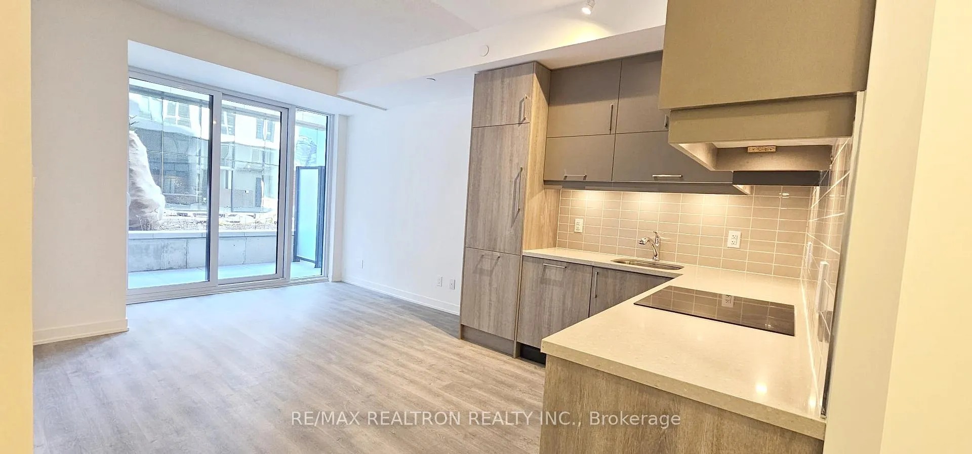 Photo 5 of Unit 501, 292 Verdale Crossing, Markham, Unionville — HOMEH