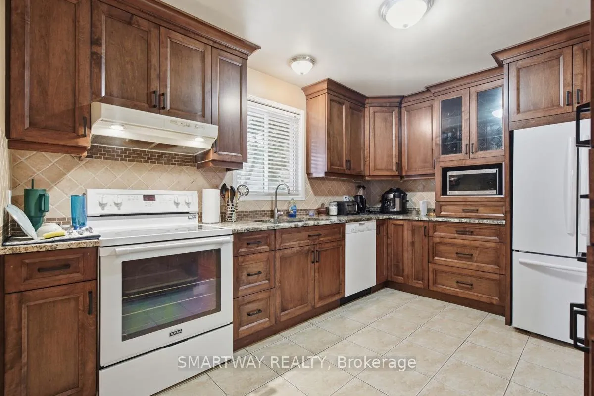 Photo 9 of 646 Ridgeview Drive, London, East A — HOMEH