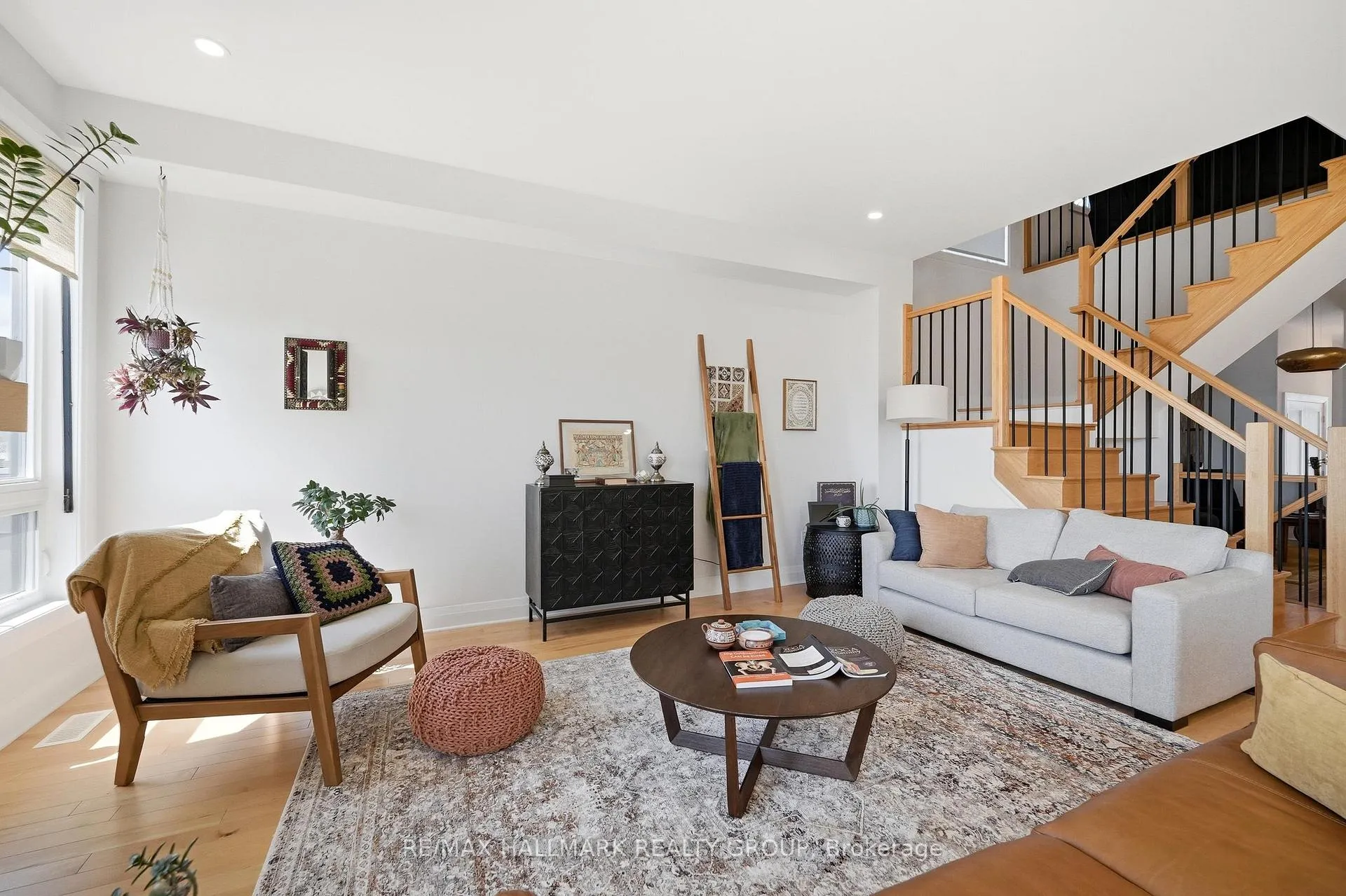 Photo 4 of 540 Bobolink Ridge, Ottawa, Stittsville (South) — HOMEH