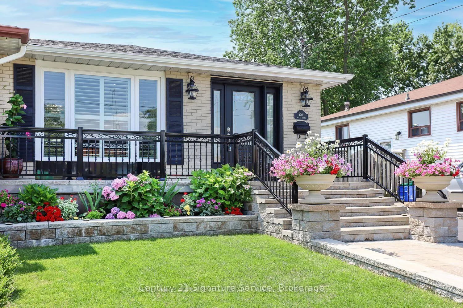 Photo 1 of 756 Breezy Drive, Pickering, West Shore — HOMEH