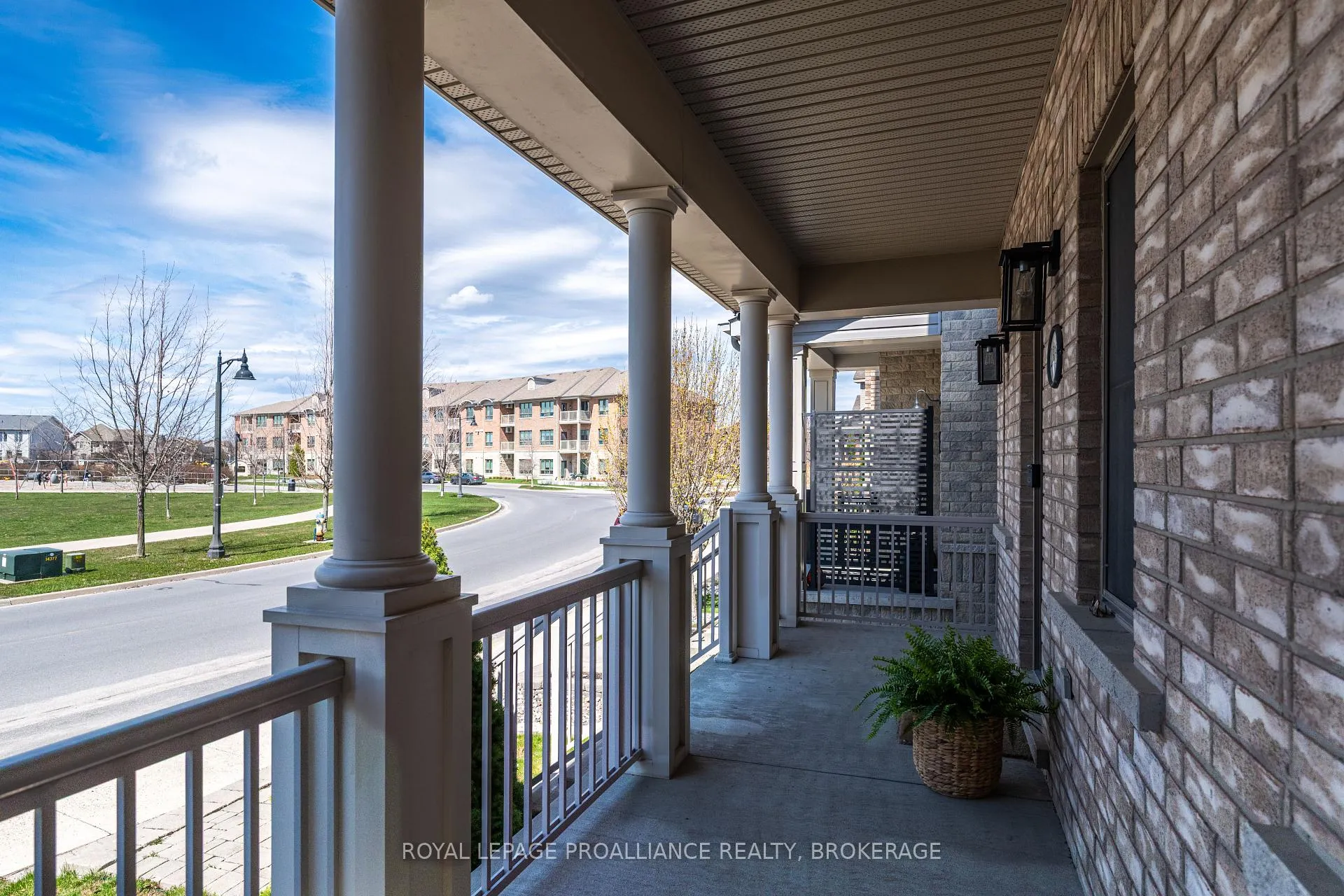 Photo 3 of 1233 Crossfield Avenue, Kingston, City Northwest — HOMEH