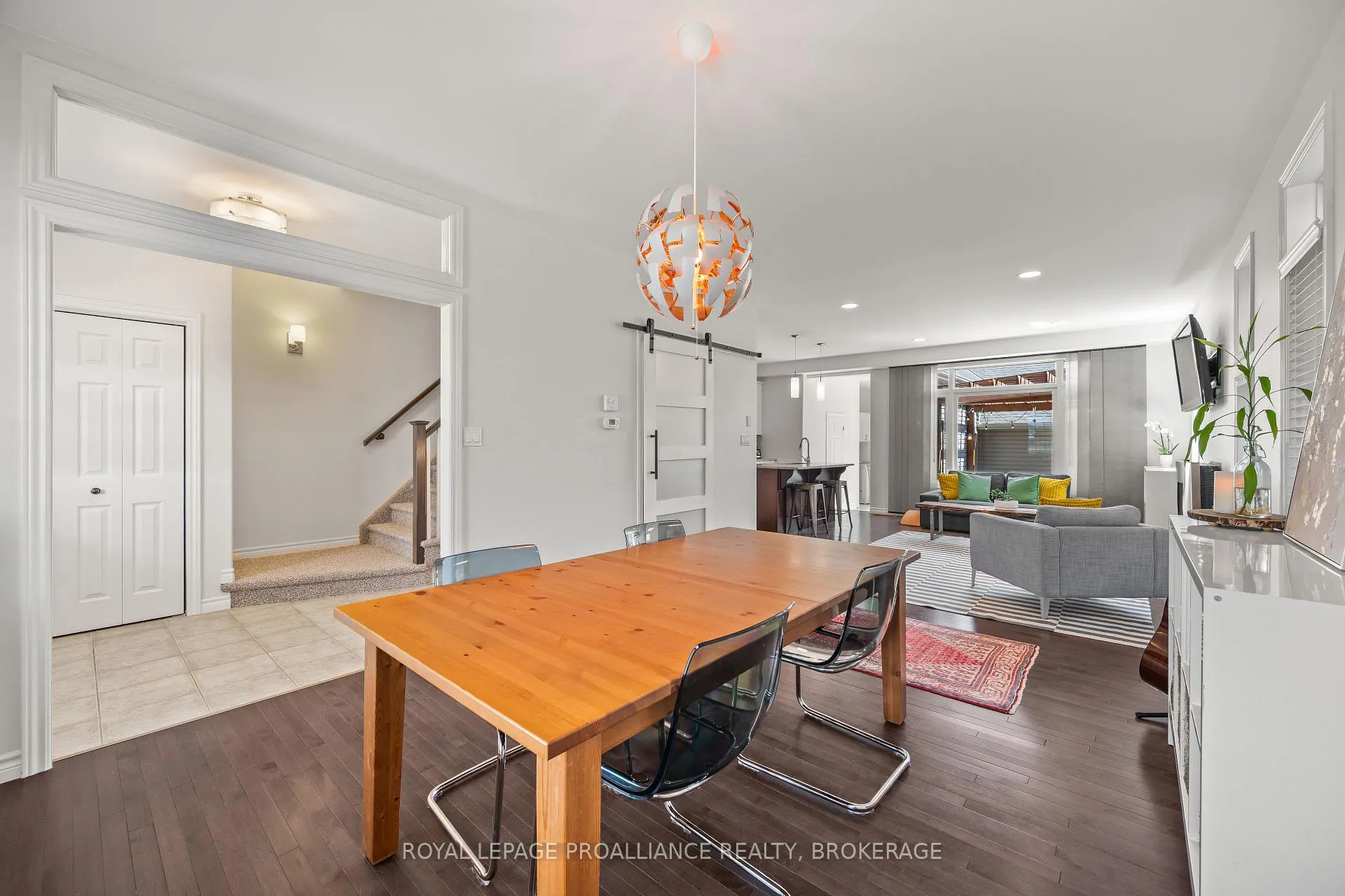 Photo 8 of 1233 Crossfield Avenue, Kingston, City Northwest — HOMEH