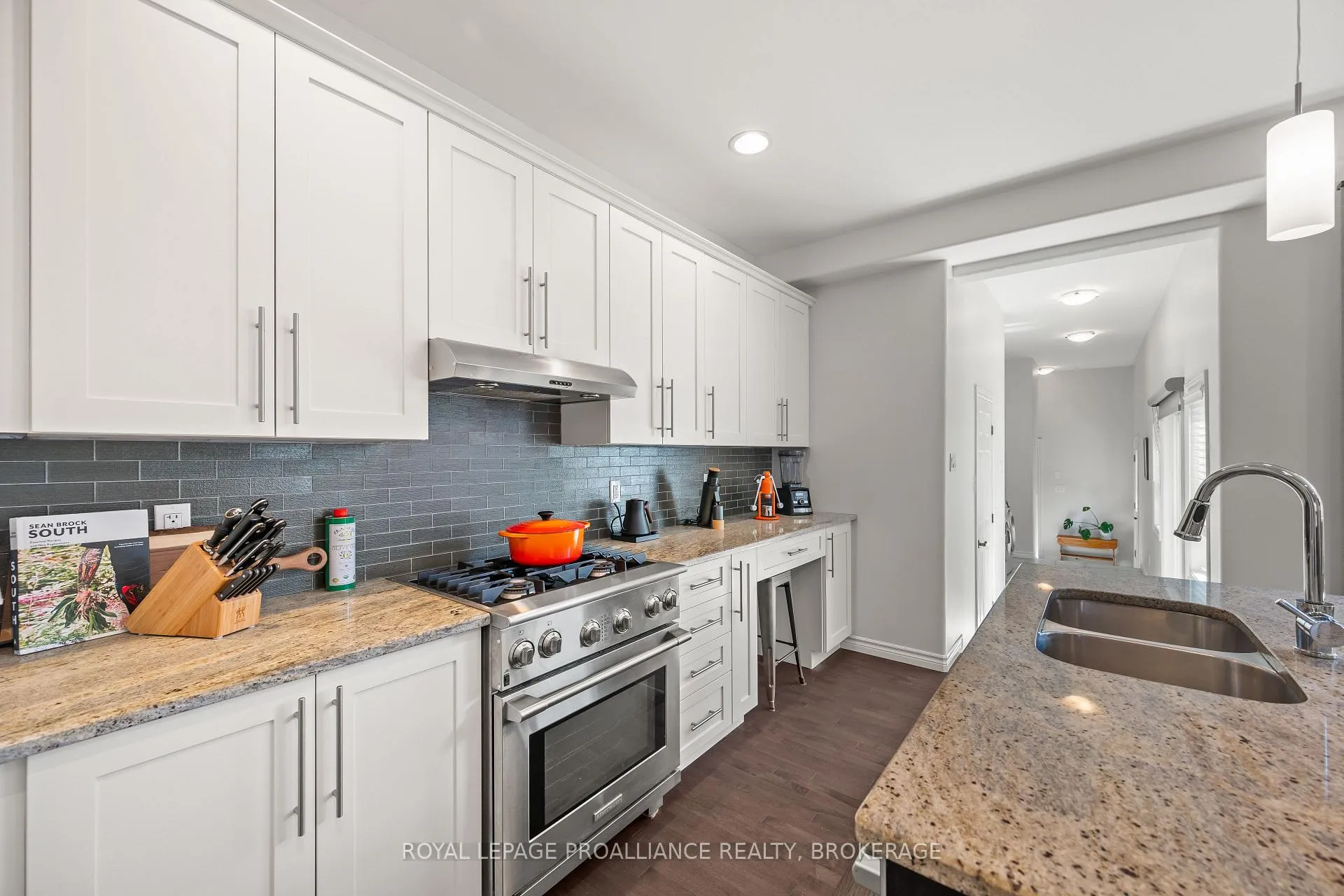 Photo 15 of 1233 Crossfield Avenue, Kingston, City Northwest — HOMEH