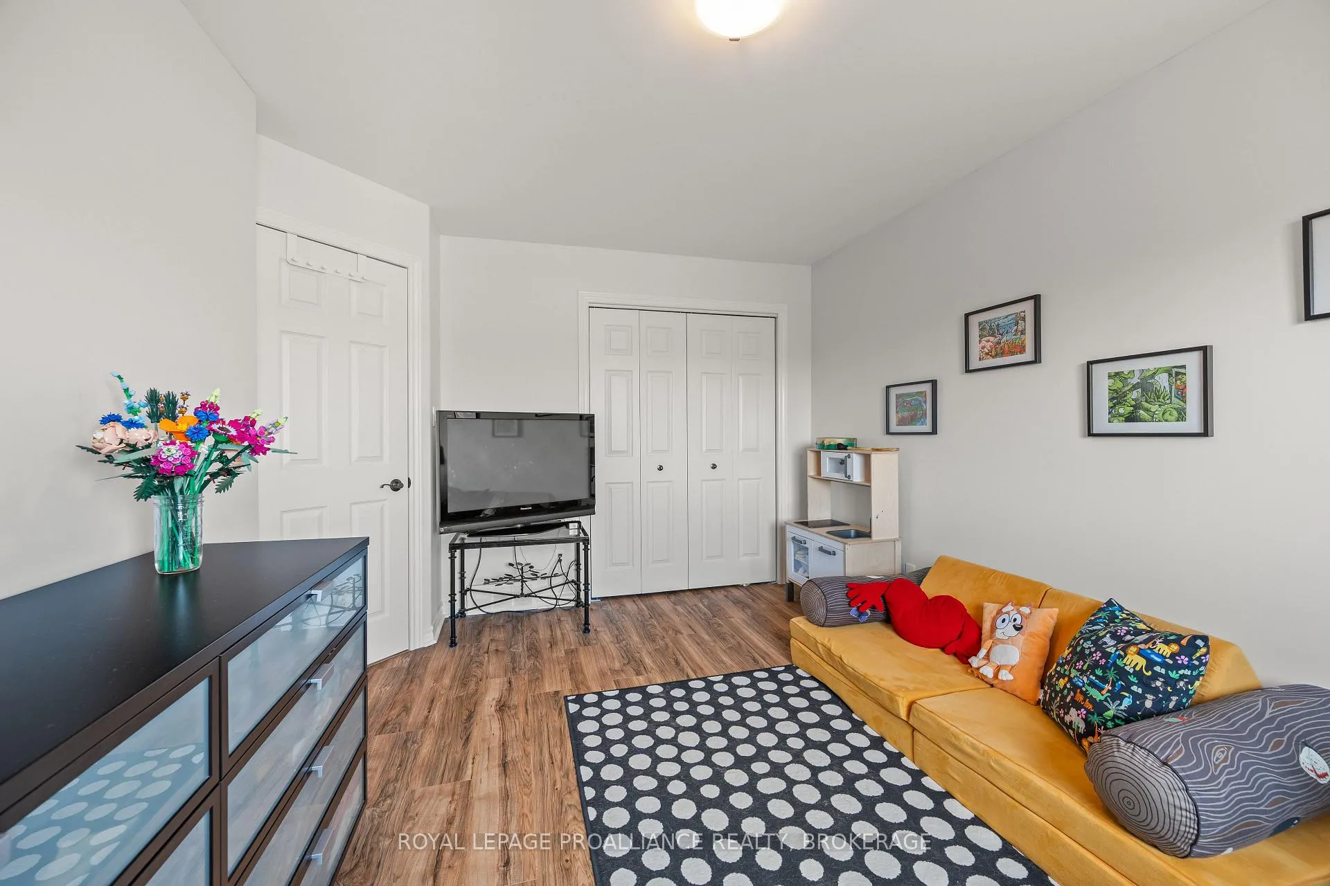 Photo 29 of 1233 Crossfield Avenue, Kingston, City Northwest — HOMEH